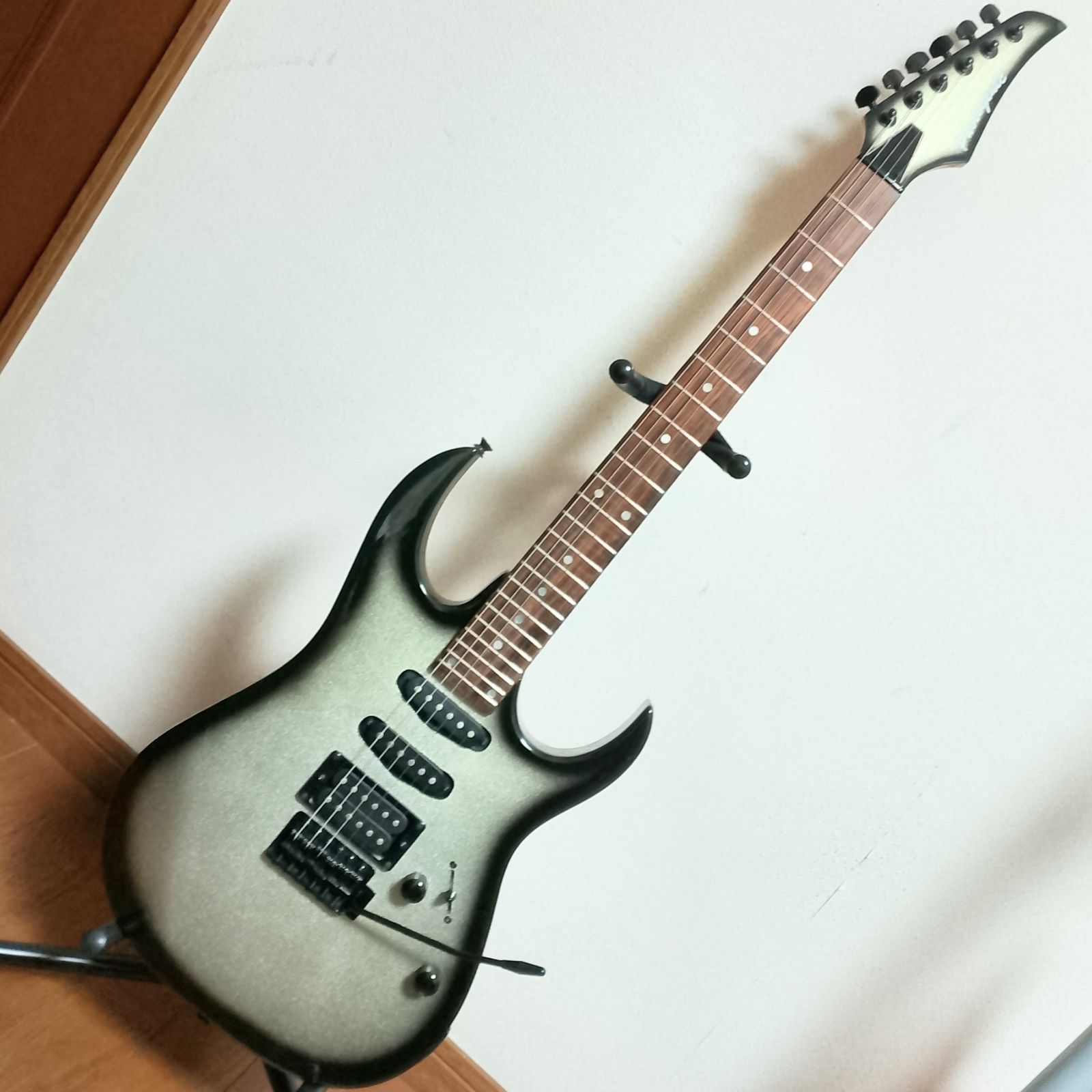 Photogenic S-S-H仕様 トレモロユニット搭載 エレキギター - メルカリ