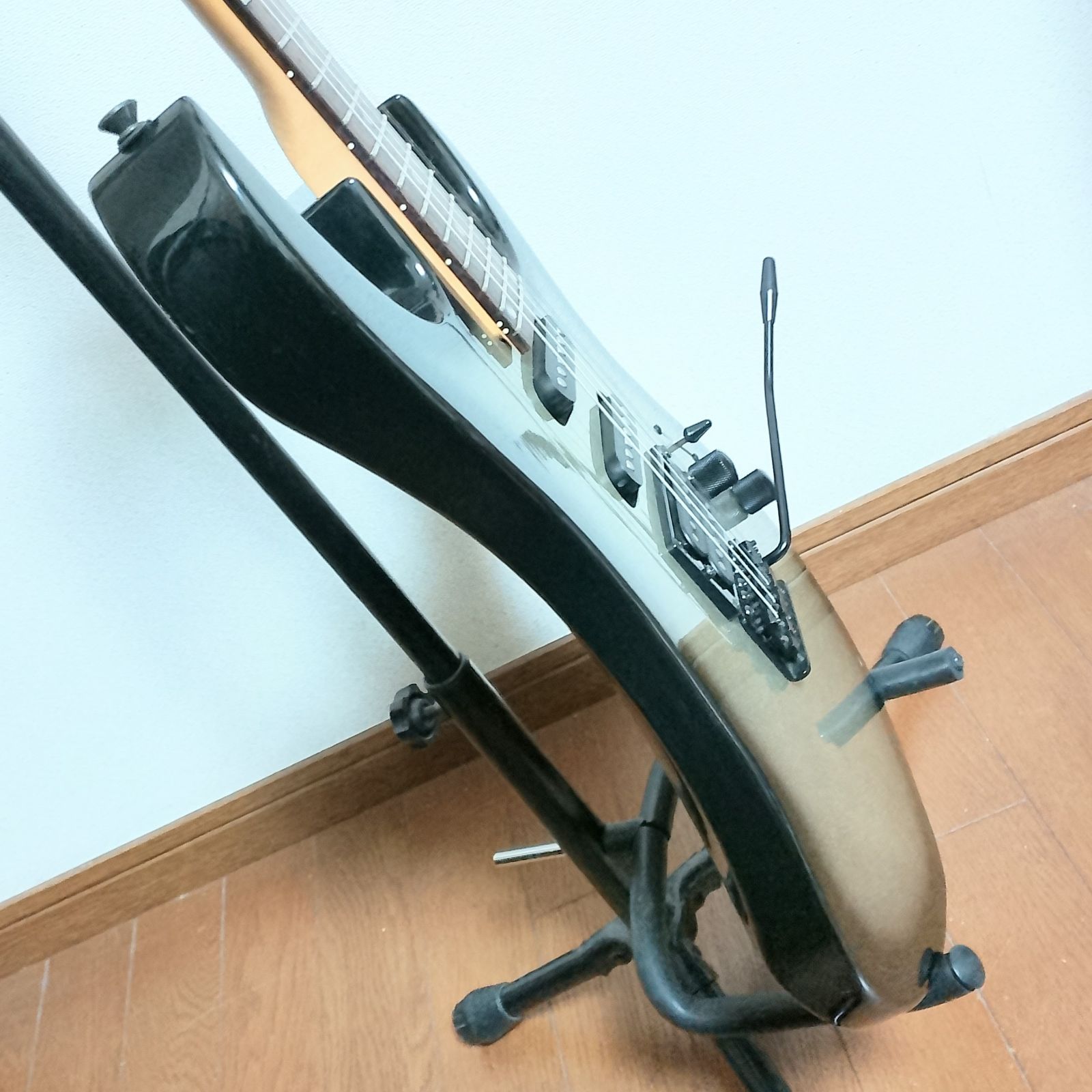 Photogenic S-S-H仕様 トレモロユニット搭載 エレキギター - メルカリ