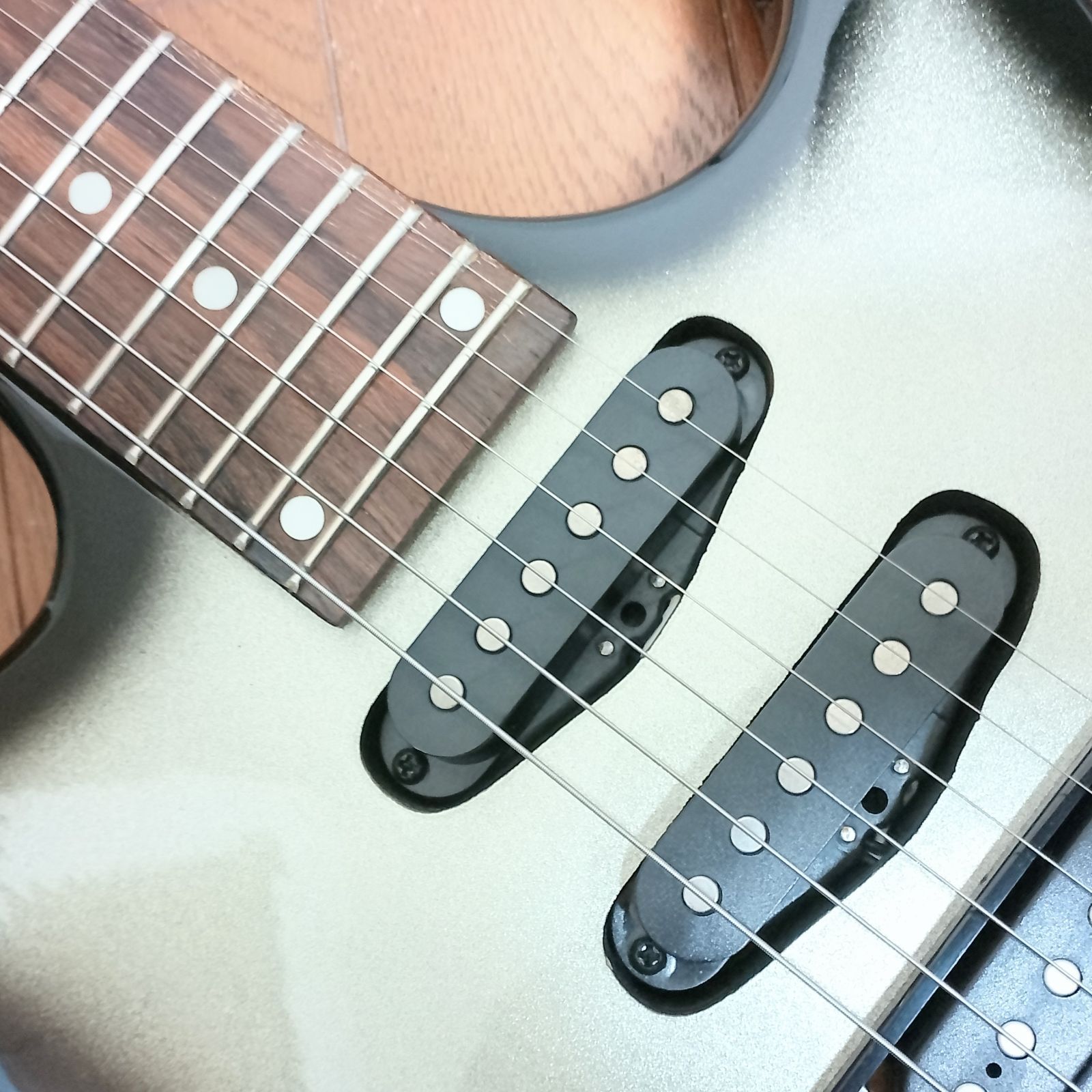 Photogenic S-S-H仕様 トレモロユニット搭載 エレキギター - メルカリ