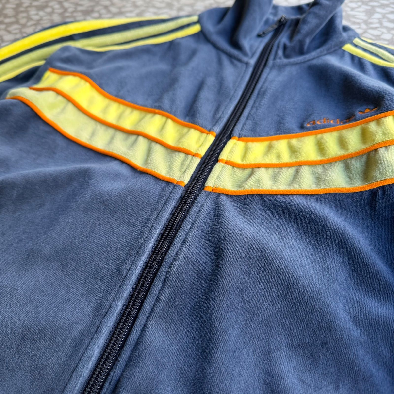 adidas / 00