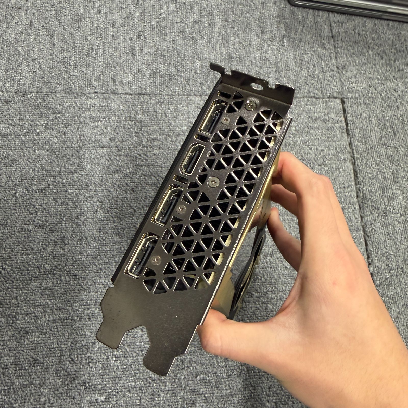 NVIDIA TITAN V Volta 12GB HBM2 Founders Edition 業務用 GPU - メルカリ