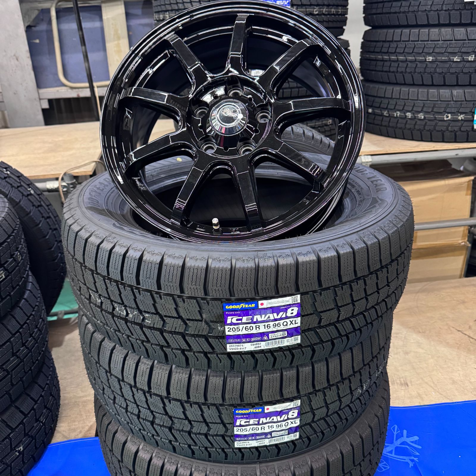 売り切り特価】25年製 新品 ナビ8 205/60R16 トヨタ純正ナット対応 
