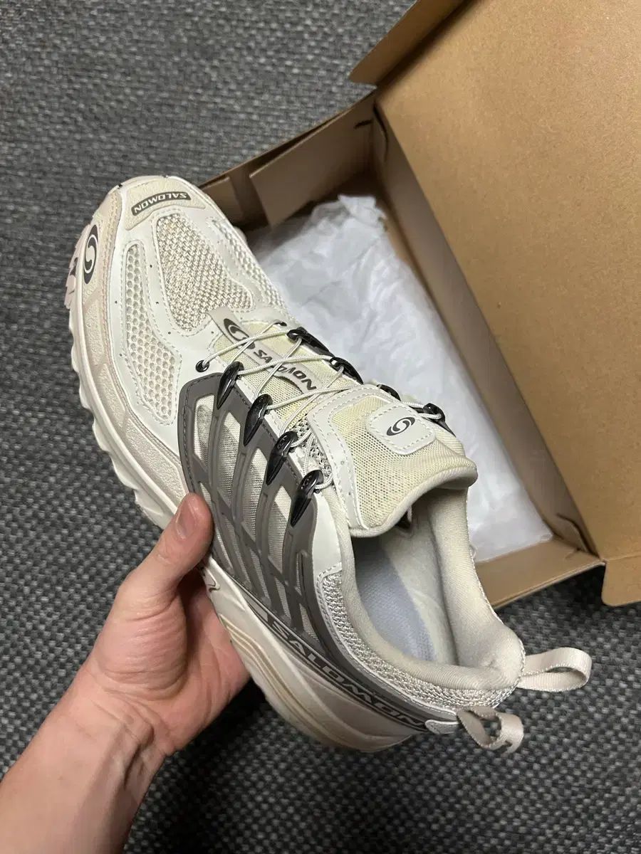  SALOMON サロモン ACS PRO アーモンド ミルク 295 サイズ ほぼ 登山靴 トレッキングシューズ アウトドアシューズ