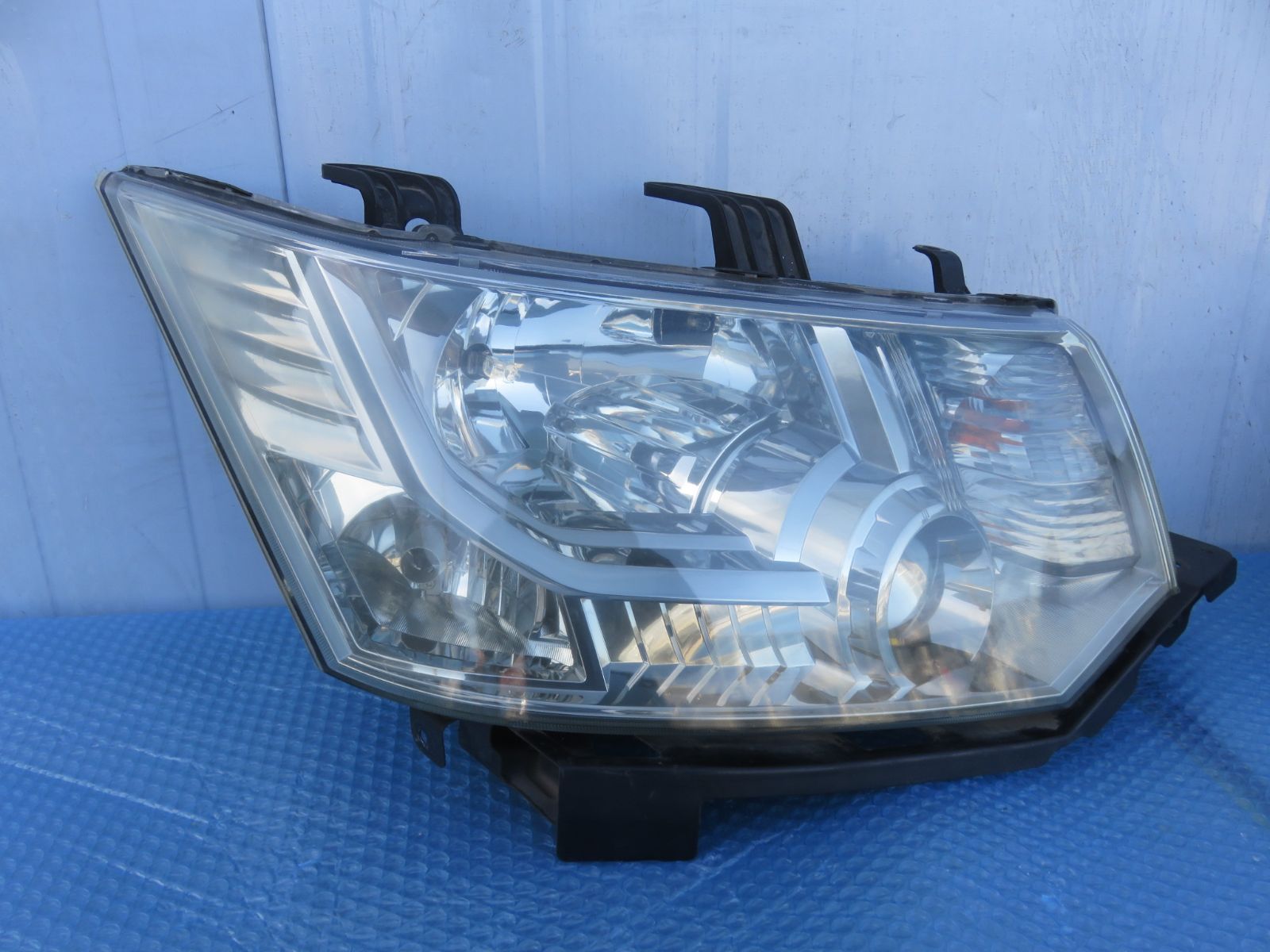 SFC5038/点灯OK 三菱 デリカ D:5 CV5W CV2W CV4W 純正 HID ヘッド 