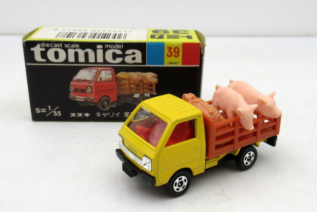 トミー トミカ|黒箱日本製 スズキキャリイ家畜運搬車|黄色|1 H|赤内装|豚2頭 39-3-5