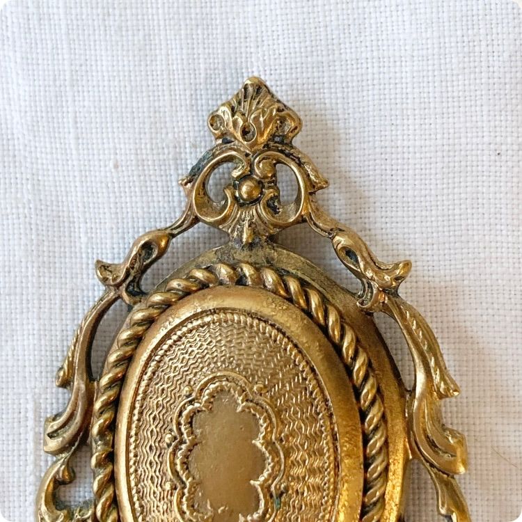 【イギリス】ca.1900 アンティーク ドア ベル ロカイユ ロココ調 真鍮 フランスヴィンテージ ブローチ | ロココ調 優美なロカイユ（貝殻模様