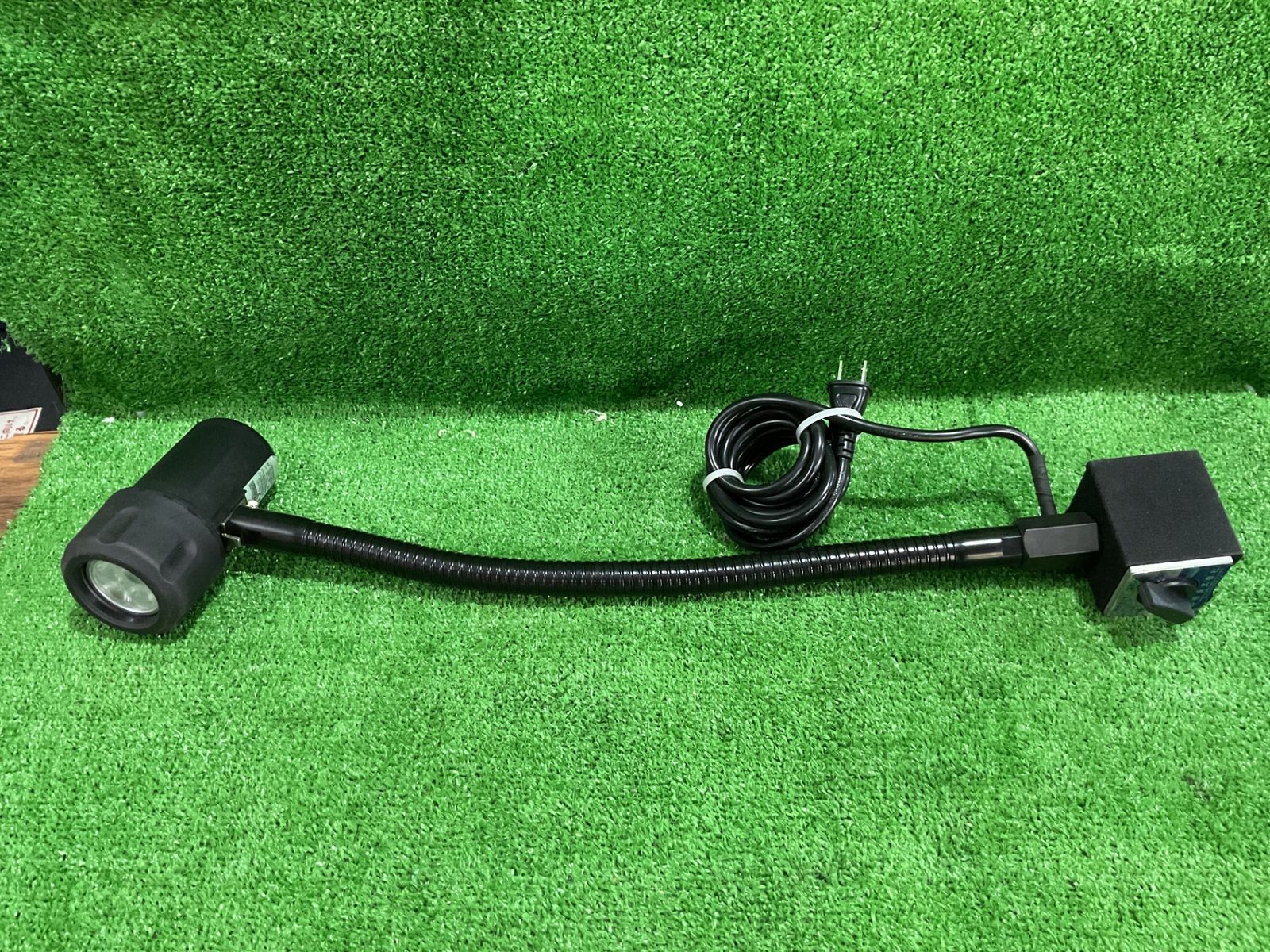  長期保管品 ーAC マグネット式LED作業灯 N-156 屋外照明 住宅設備