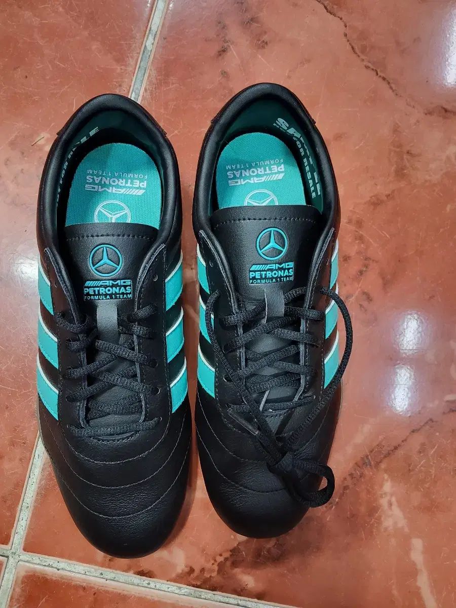 アディダス AMGペトロナス スニーカー 23 5センチ