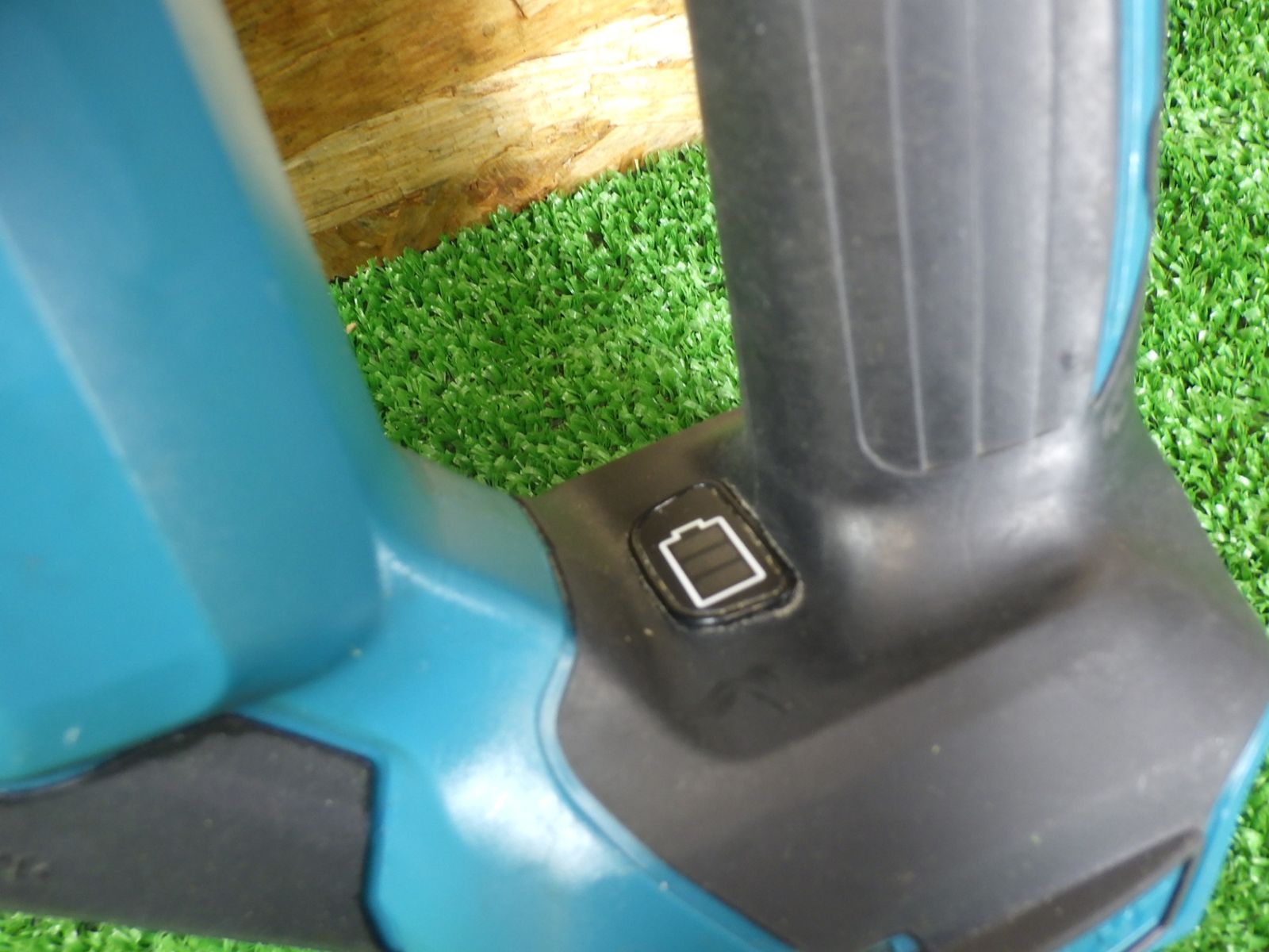  マキタ 18 V ピンタッカ PT 353 D 本体のみ 充電式 電動工具 makita 品 その他 電動工具 エア工具