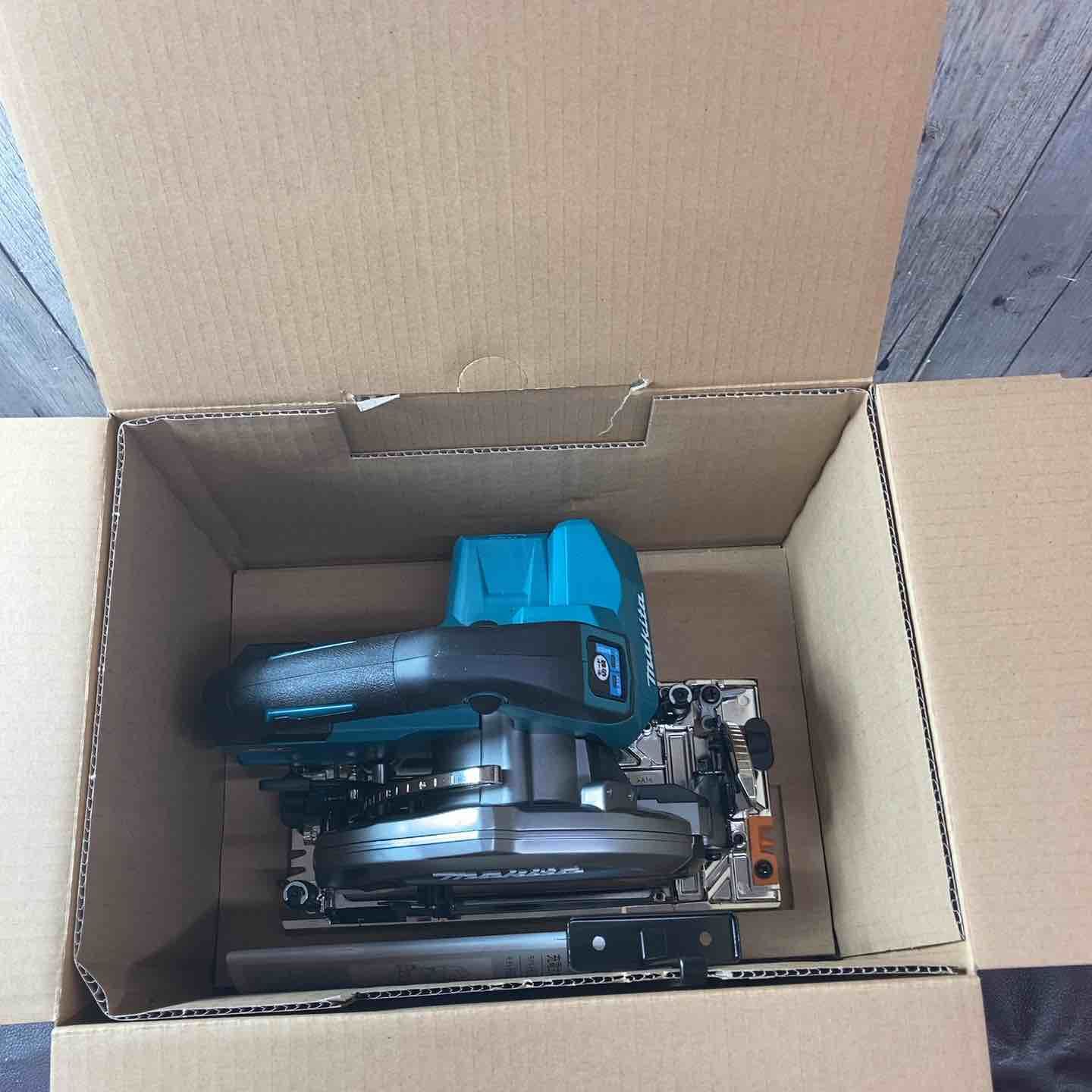 ♥ 店頭展示品 マキタ makita コードレス丸のこ HS 001 GZ 40 V