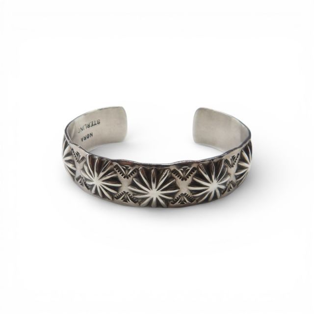 NAVAJO NORA TAHE作 BANGLE ナバホ族 ノラタヘ作 バングル