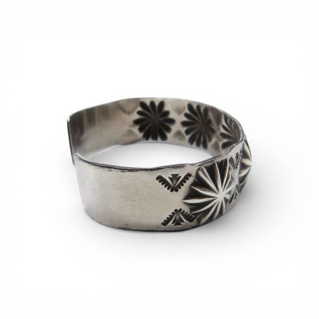 NAVAJO NORA TAHE作 BANGLE ナバホ族 ノラタヘ作 バングル