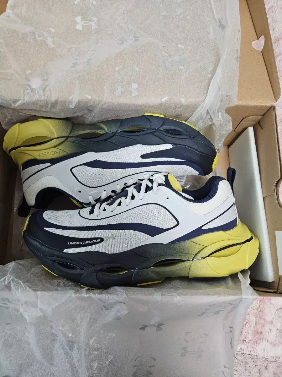 UNDER ARMOUR アンダーアーマー ヘイロー レイサー ランニングシューズ み