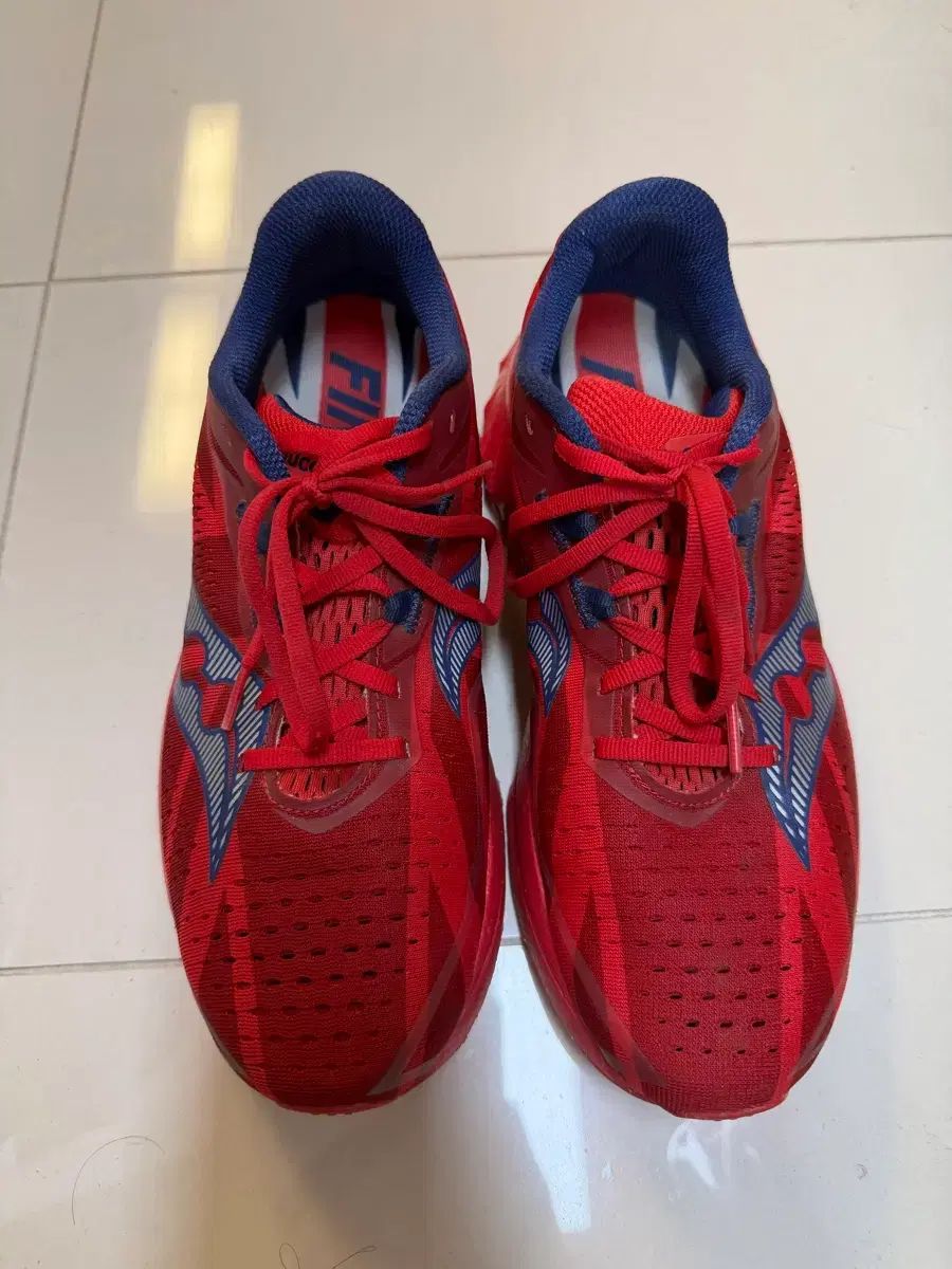 サッカニー エンドルフィン スピード4 ロンドンレッド 270