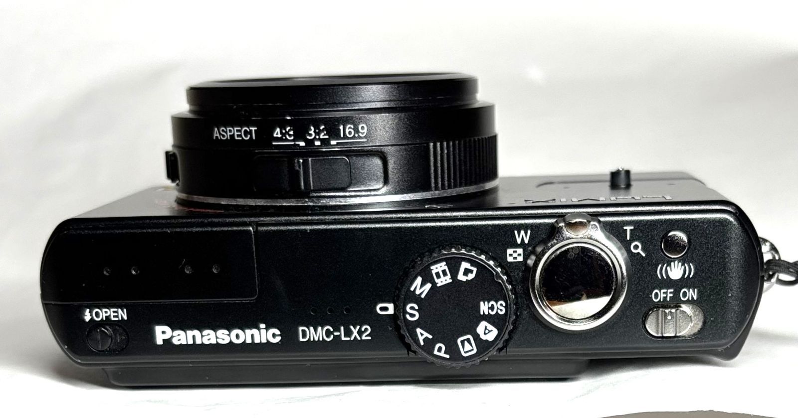 Panasonic Lumix DMC-LX2 10.2MP 4x デジタルカメラ 黒 日本製 LEICA 