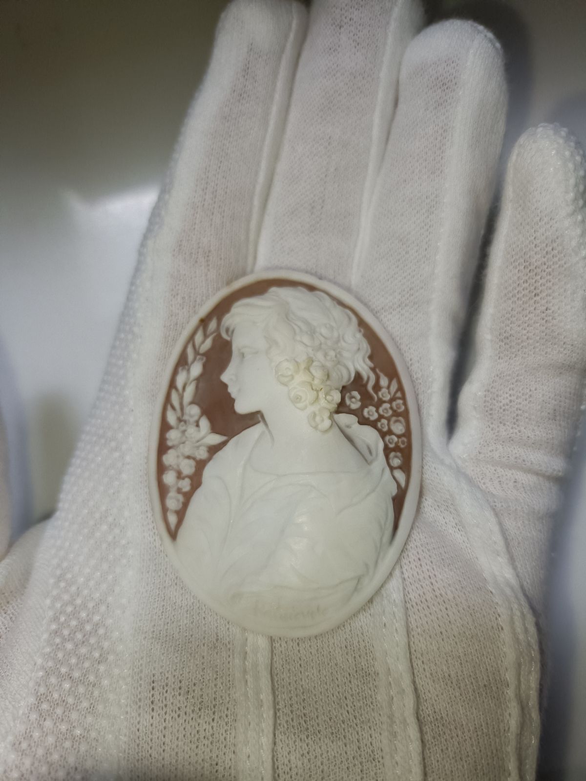 作家サイン Raffaele】シェルカメオ ルース 貴婦人 横顔 彫刻 美品