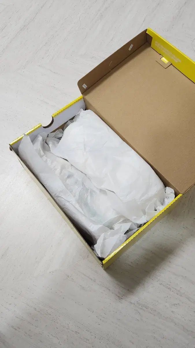 オニツカタイガー MOA COAGE クリーム/ブラック