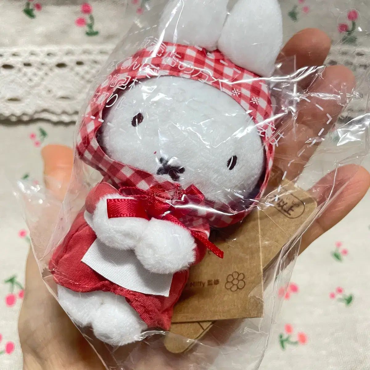 ミッフィーストロベリー レッド CHECK ぬいぐるみ キーホルダー いちごミッフィ チャーム