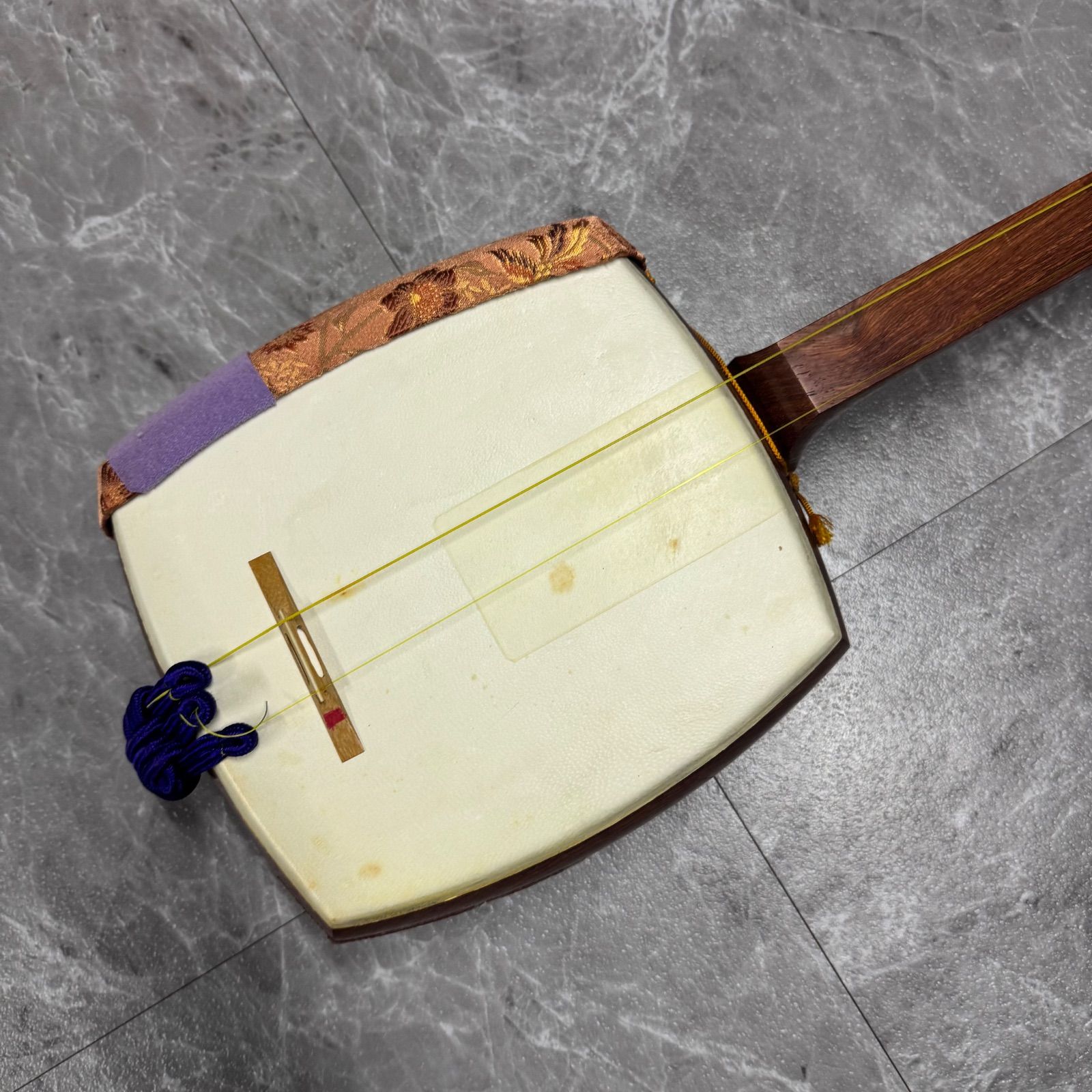 中古動作品・付属品多数】津軽三味線 紅木 太棹 高級 伝統和楽器 茶