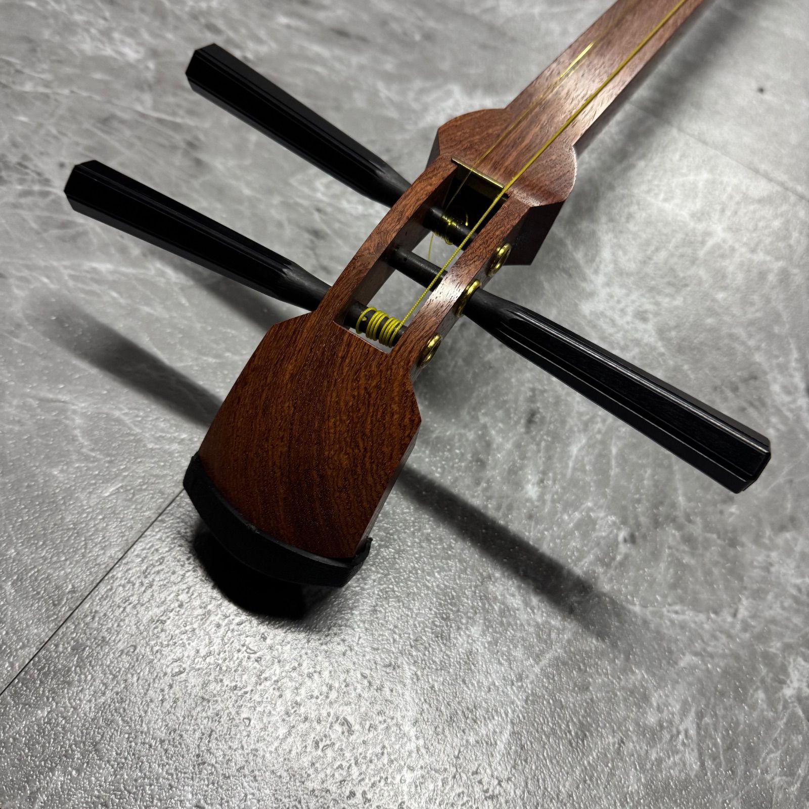 中古動作品・付属品多数】津軽三味線 紅木 太棹 高級 伝統和楽器 茶