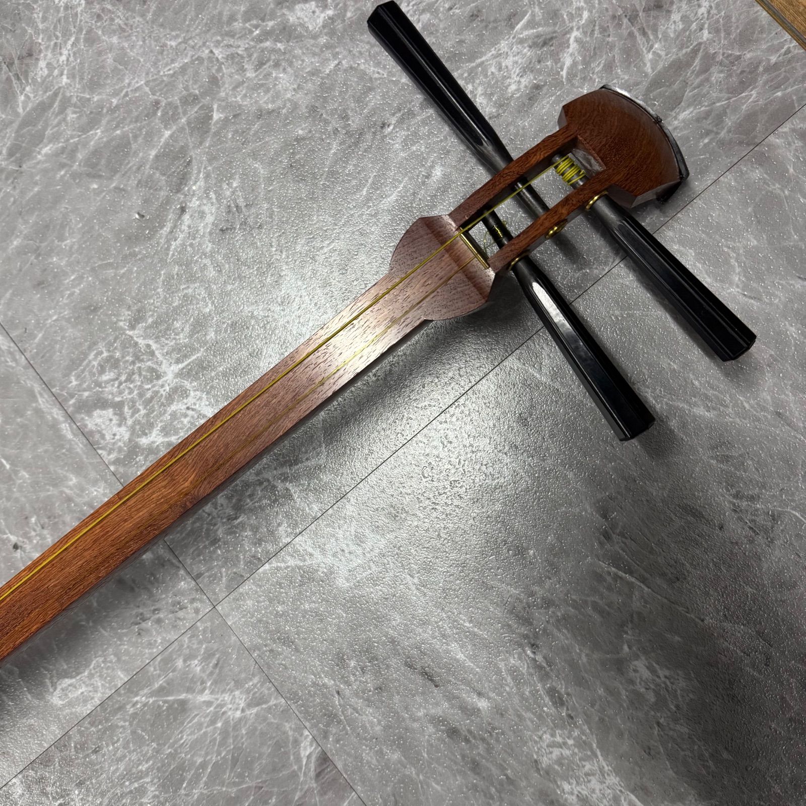 中古動作品・付属品多数】津軽三味線 紅木 太棹 高級 伝統和楽器 茶