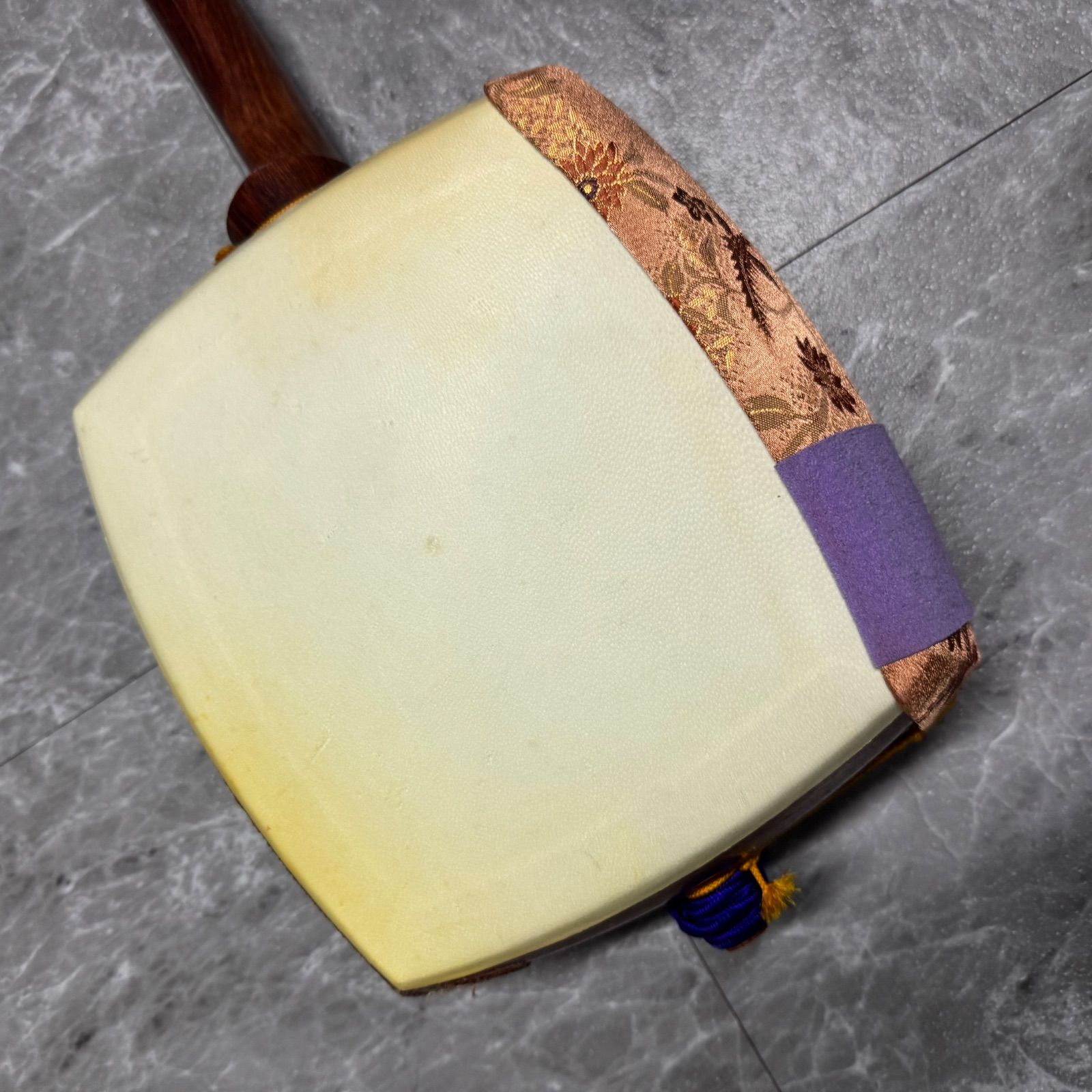 中古動作品・付属品多数】津軽三味線 紅木 太棹 高級 伝統和楽器 茶