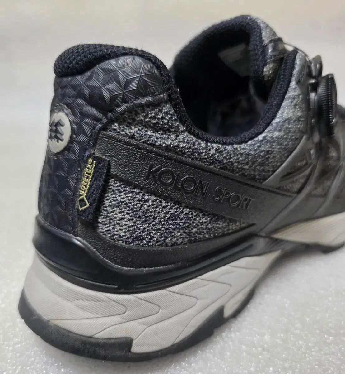  コーロンスポーツ GORE TEX 軽量登山靴 トレッキングシューズ BOAダイアル メンズ 260 食器セット 登山靴 トレッキングシューズ アウトドアシューズ