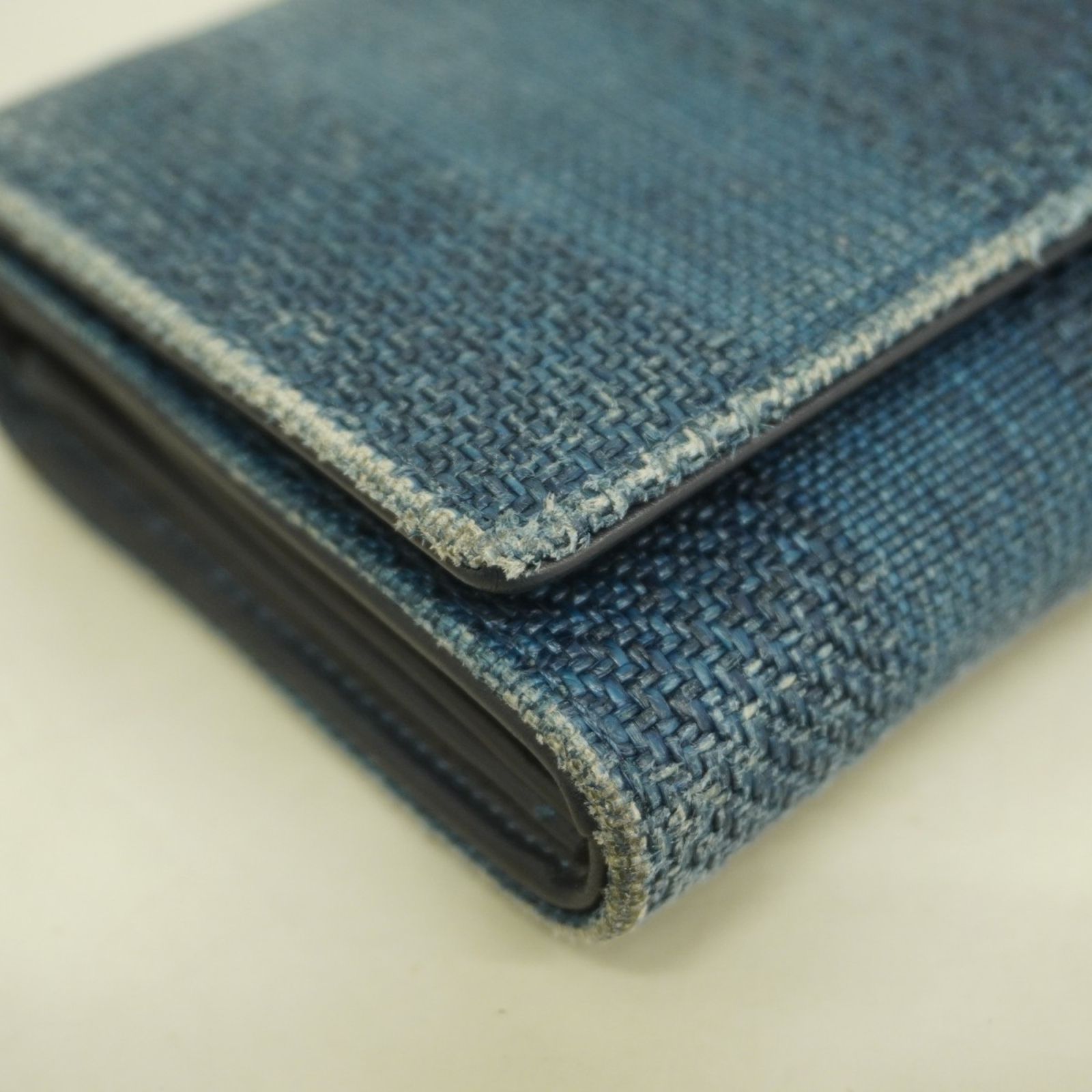 シャネル(Chanel) シャネル 長財布 ドーヴィル ナイロンキャンバス