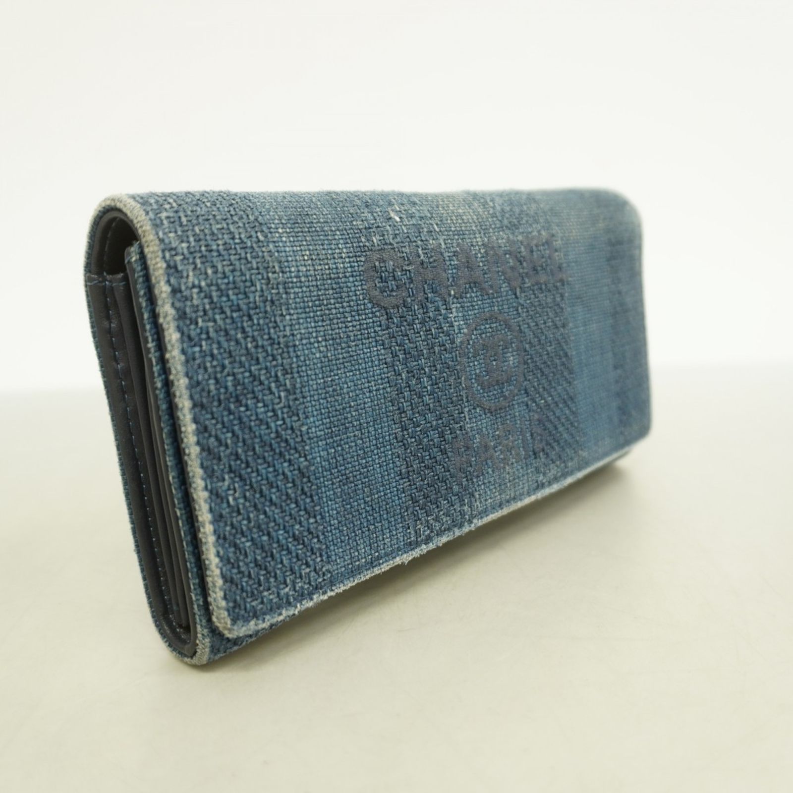 シャネル(Chanel) シャネル 長財布 ドーヴィル ナイロンキャンバス