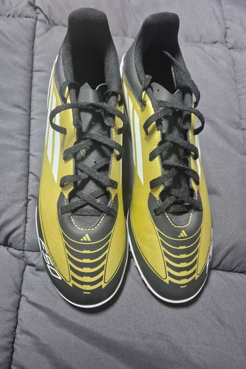 アディダス F50 メッシ サッカーシューズ GOLD/ブラック 290
