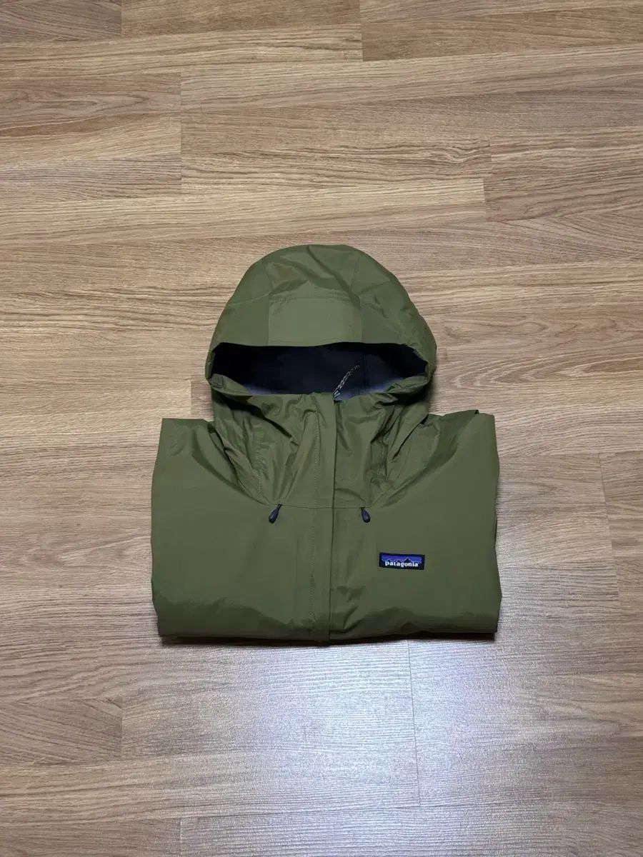 Mサイズ patagonia パタゴニア トレントシェル 3 L TGRN 25年 ss 商品