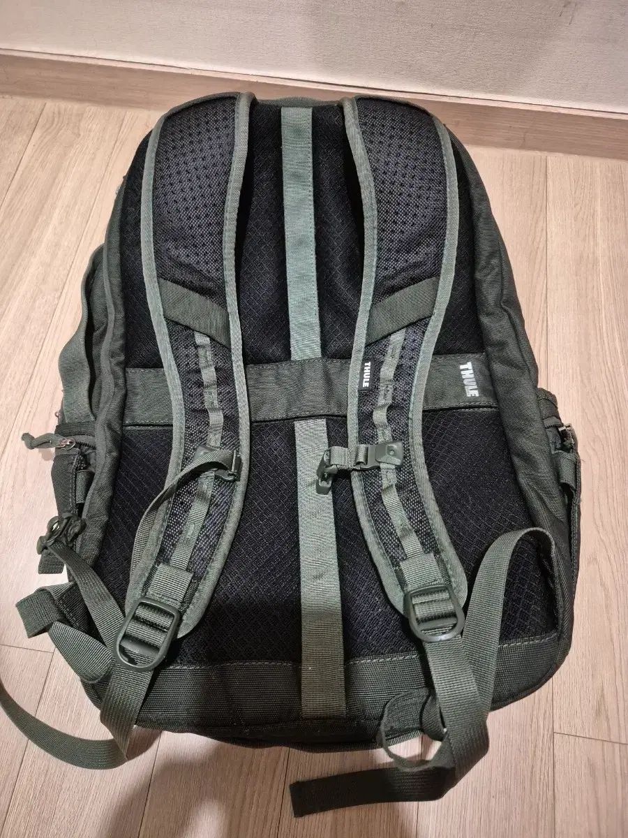 THULE スーリー サブテラ 30 L サラリーマン 学生 バックパック