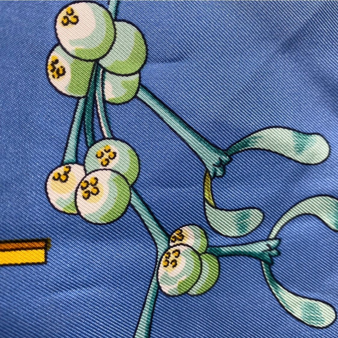 エルメス カレ90 Neige d'Antan シルクスカーフ 去年の雪 ブルー