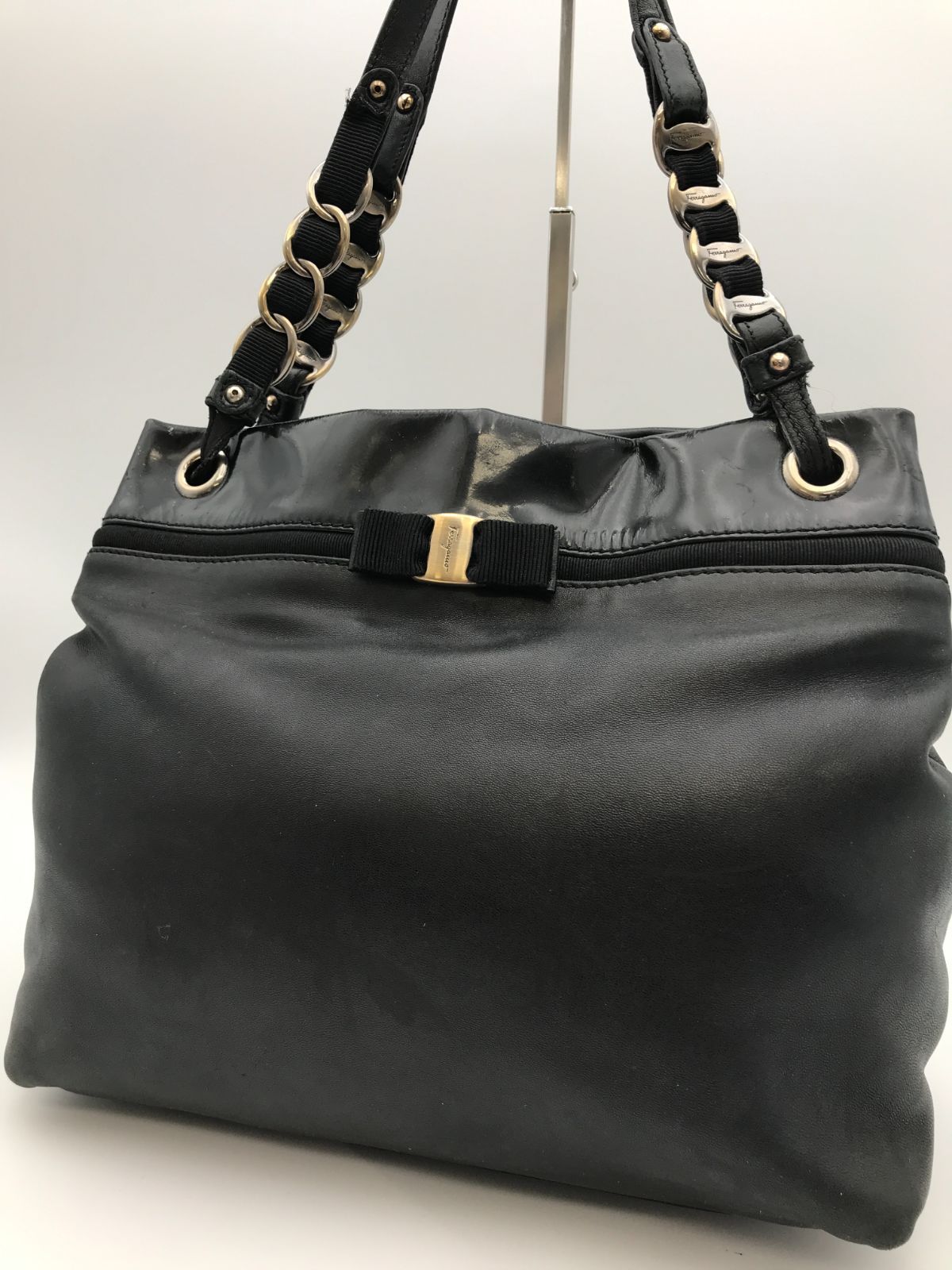 Salvatore Ferragamo フェラガモ ショルダーバッグ ヴァラリボン