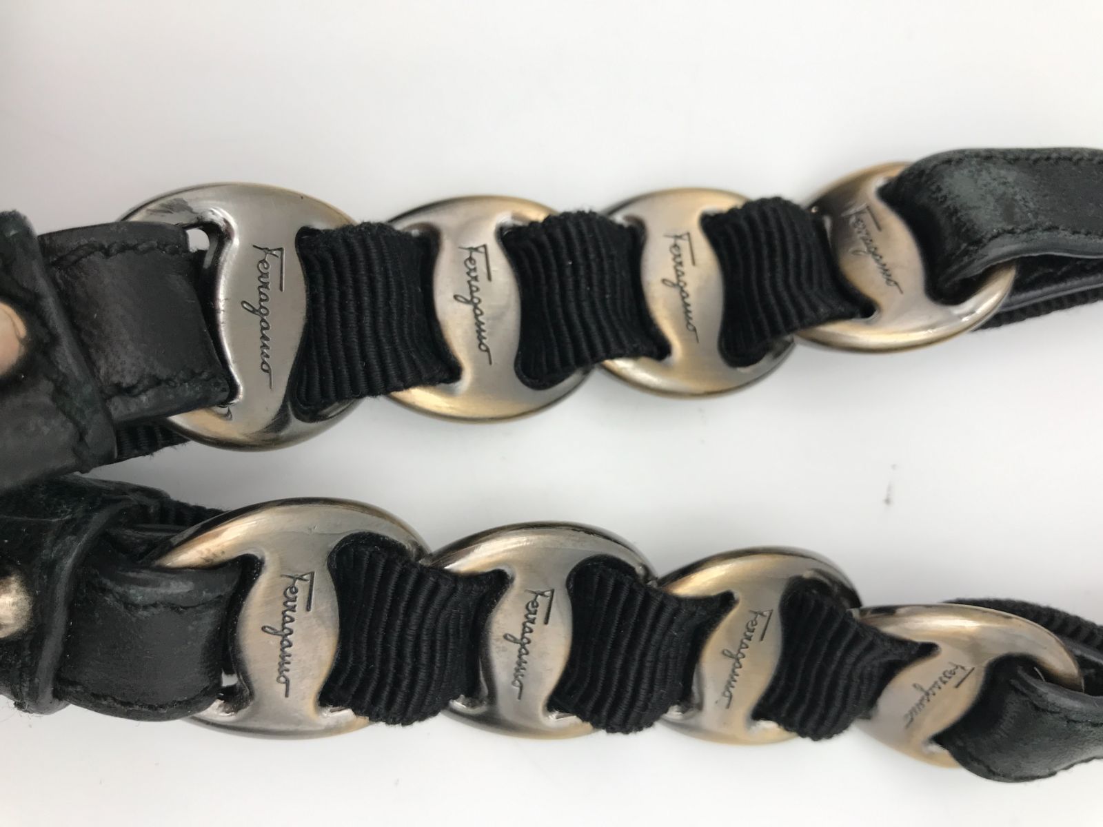 Salvatore Ferragamo フェラガモ ショルダーバッグ ヴァラリボン