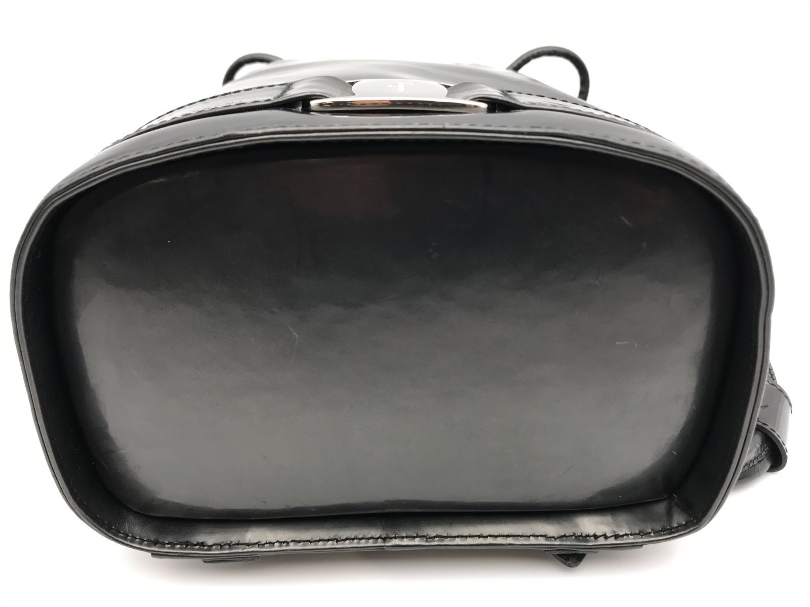 ♥希少カラー♥美品♥フェラガモ Ferragamo ミニリュック ヴァラ 巾着型 希少 Salvatore Ferragamo フェラガモ 巾着型 ミニ リュック パテント