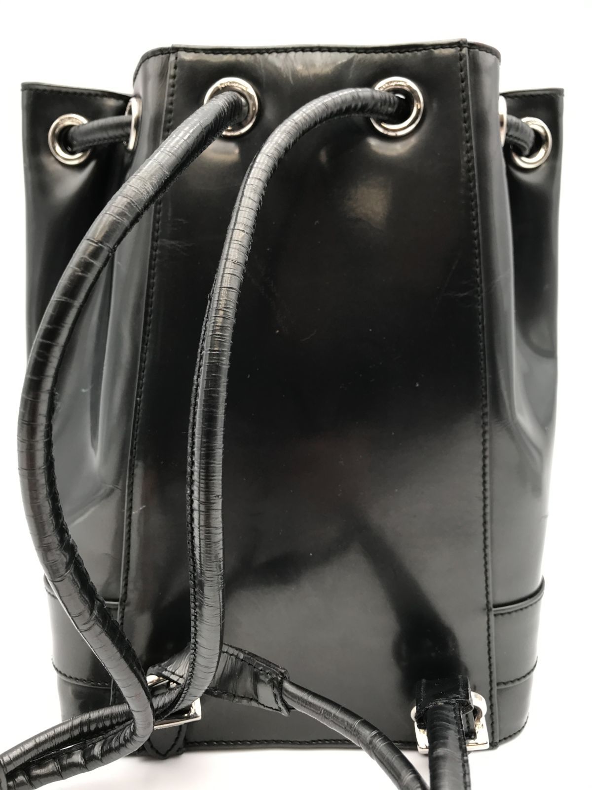 希少 Salvatore Ferragamo フェラガモ 巾着型 ミニ リュック パテント