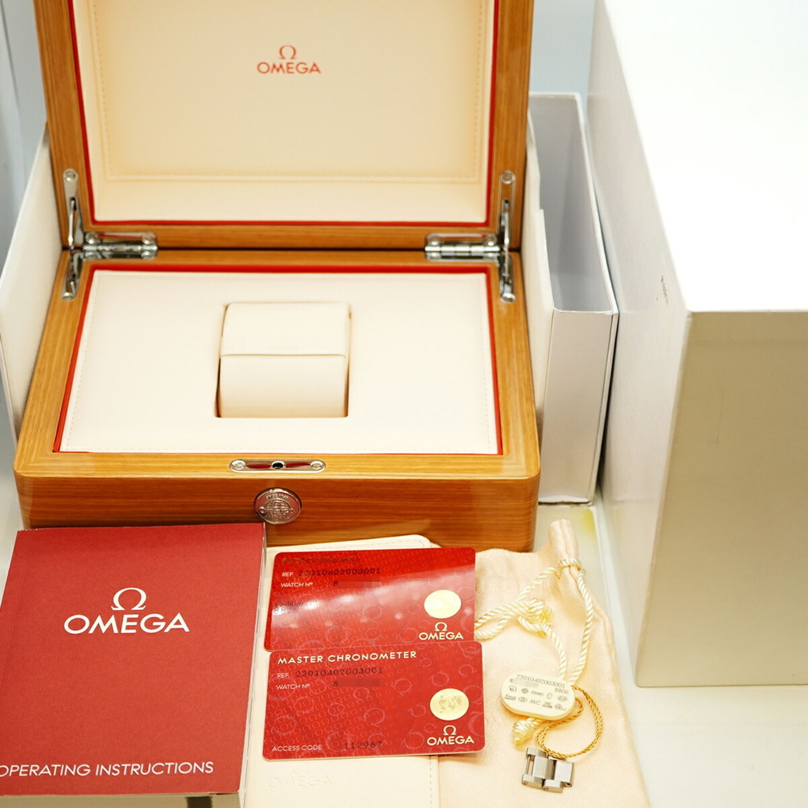 ネイビー文字盤腕時計 メンズ