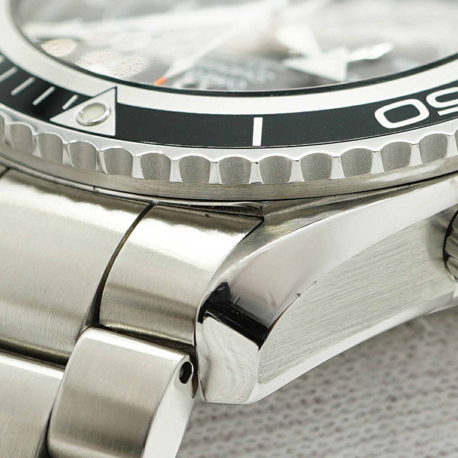 黒文字盤腕時計