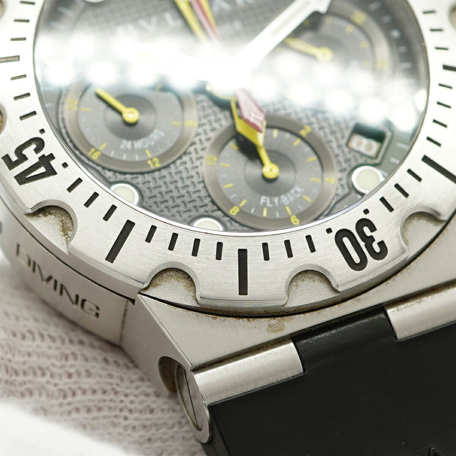 黒文字盤腕時計 メンズ