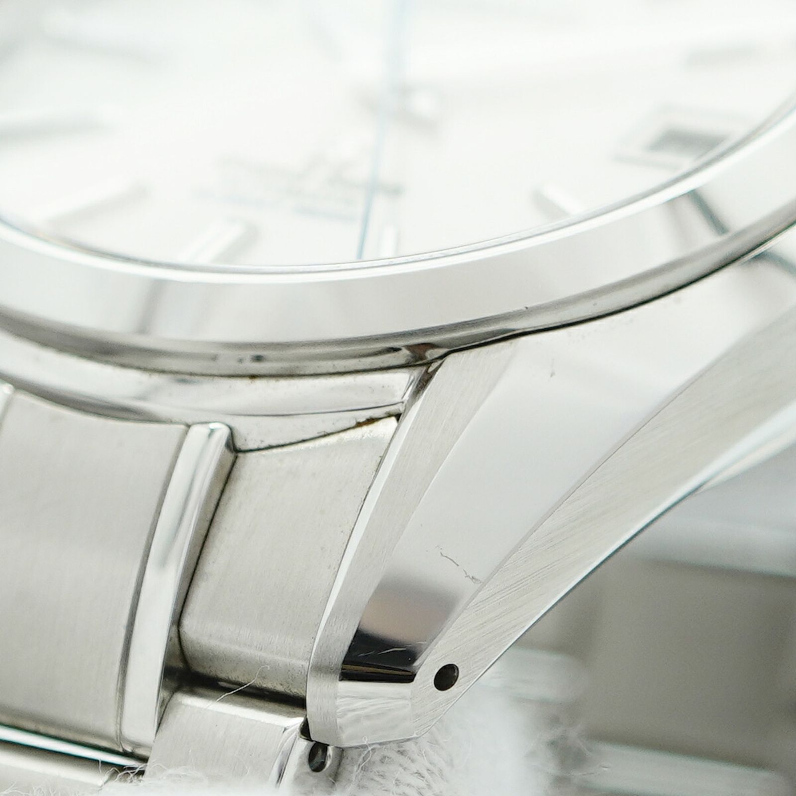 シルバー文字盤腕時計