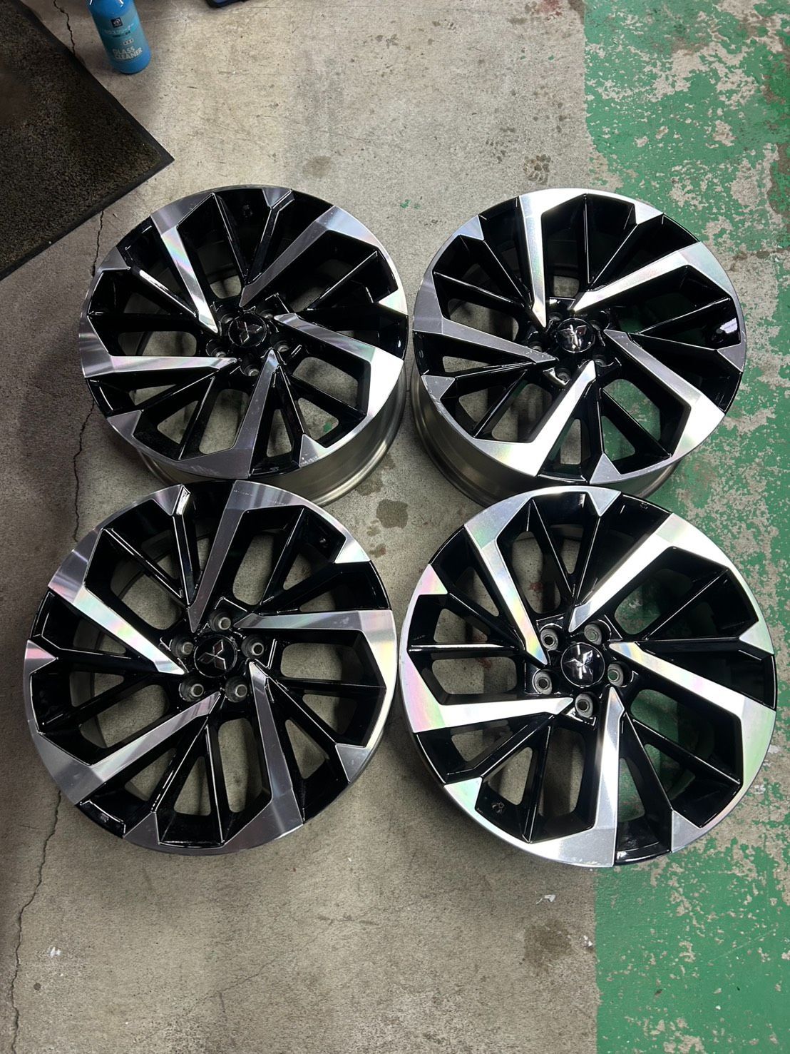三菱 アウトランダーPHEV GN0W 純正 20インチ アルミ 8.0J +35 ENKEI製