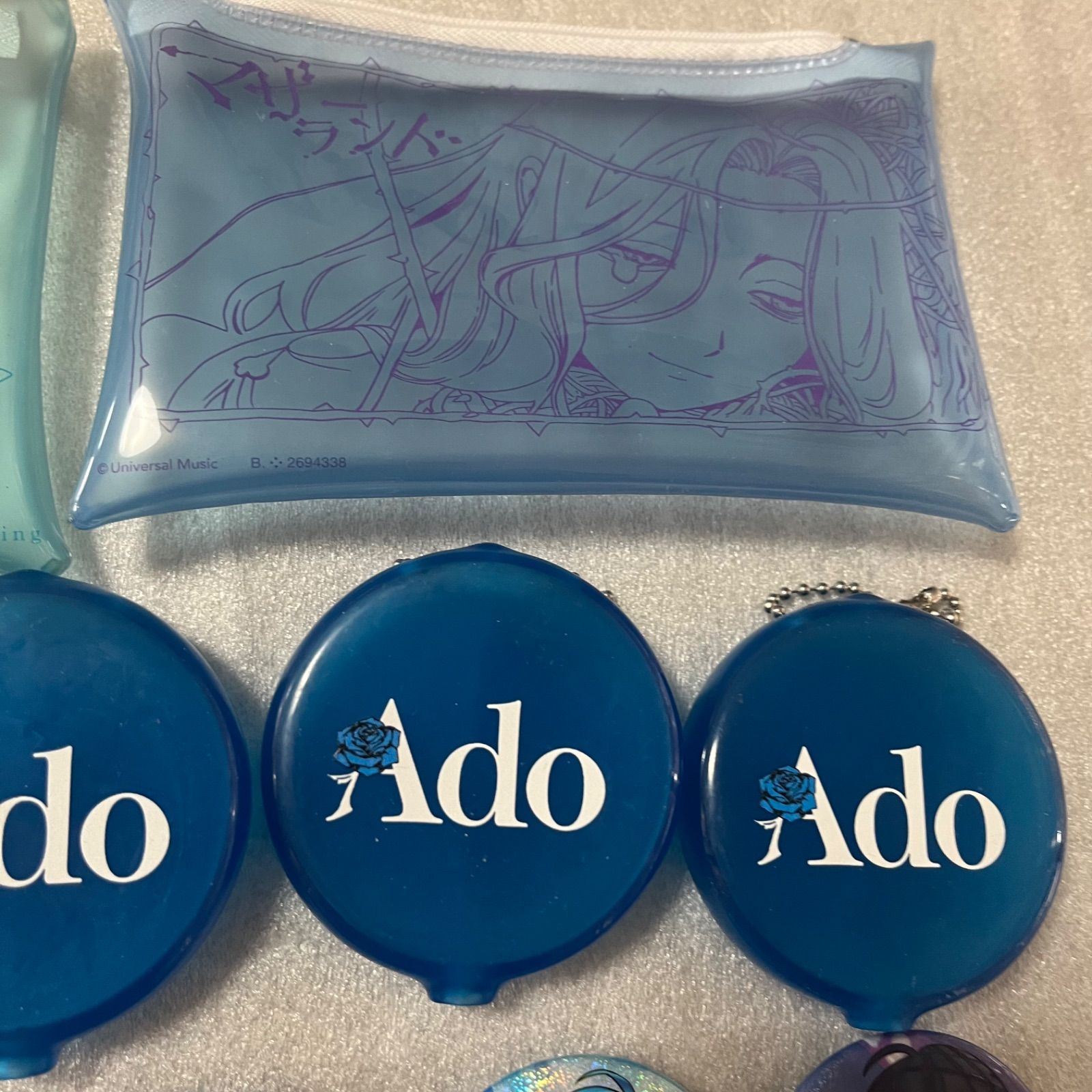 Ado まとめ売り ポーチ 缶バッジ キーホルダー カード コインケース