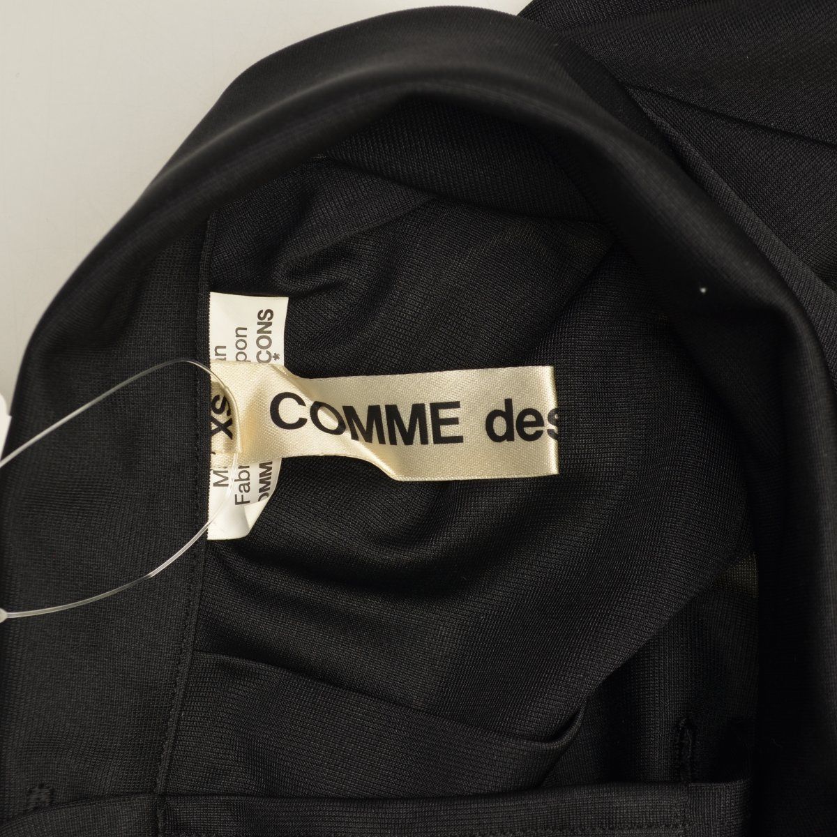 【COMMEdesGARCONS】22AW AD2022 GJ-B011 シアーティアードフリル長袖ブラウス COMMEdesGARCONS】22AW AD2022 GJ-B011 シアーティアードフリル長袖