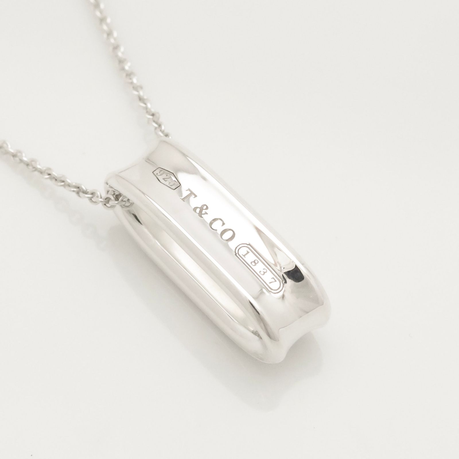 美品】ティファニー TIFFANY&Co. 1837 オーバル ループ 美品】ティファニー TIFFANY&Co. 1837 オーバル ループ