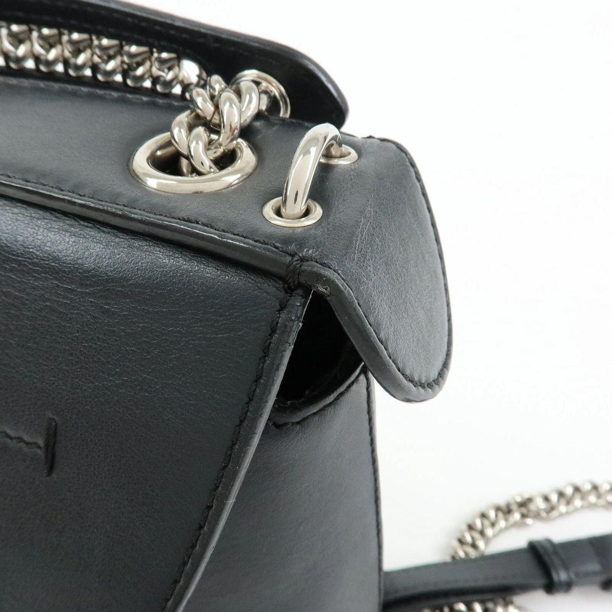 やや使用感あり】FENDI フェンディ Bag to School チェーン レザー