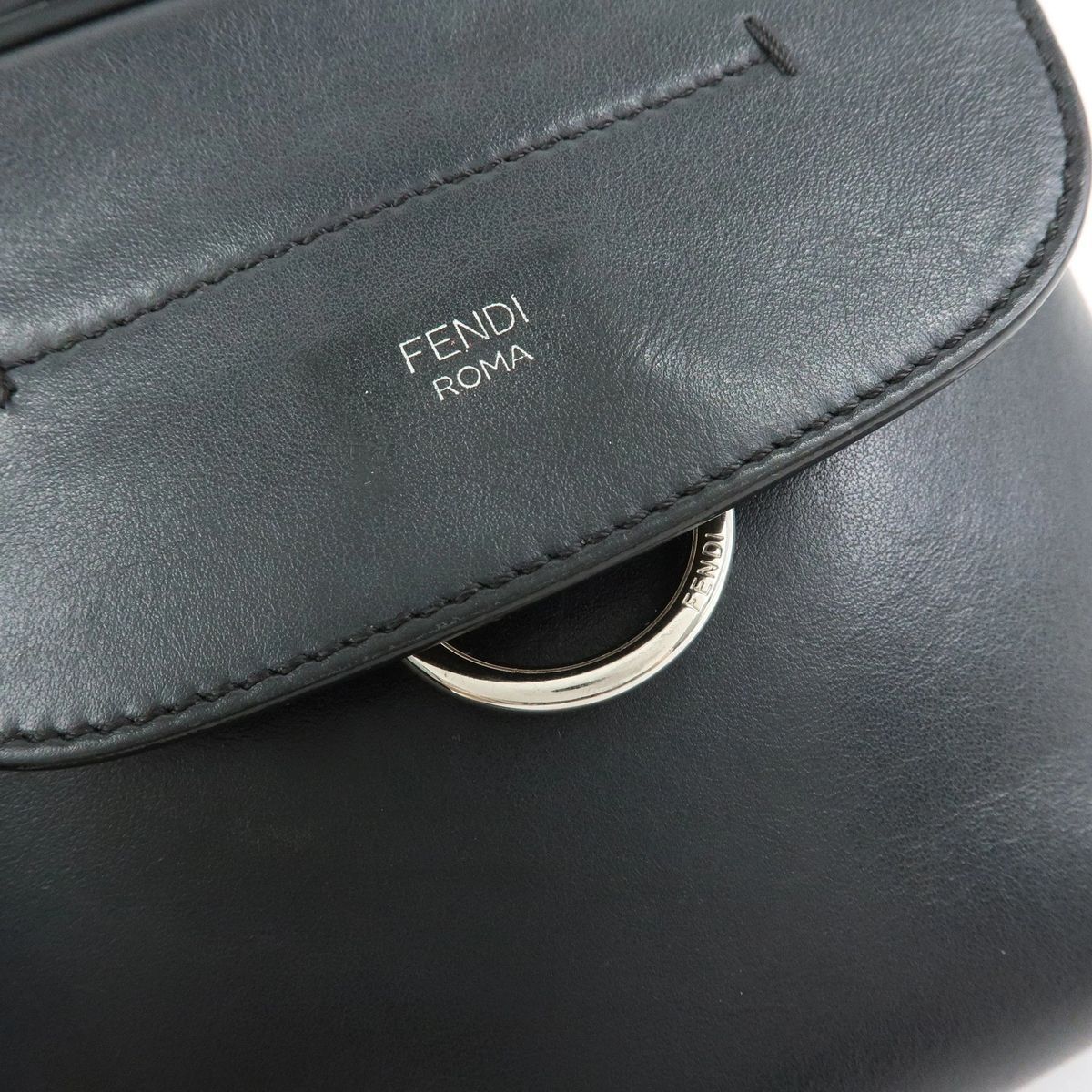 やや使用感あり】FENDI フェンディ Bag to School チェーン レザー