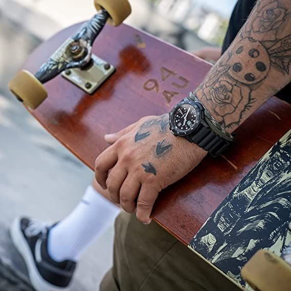 ルミノックス LUMINOX 腕時計 Sea Bass Carbonox グリーンロゴ X 2.2001 ブラック 44 mm 日本未発売モデル スイス製 並行輸入品 po dde 27635