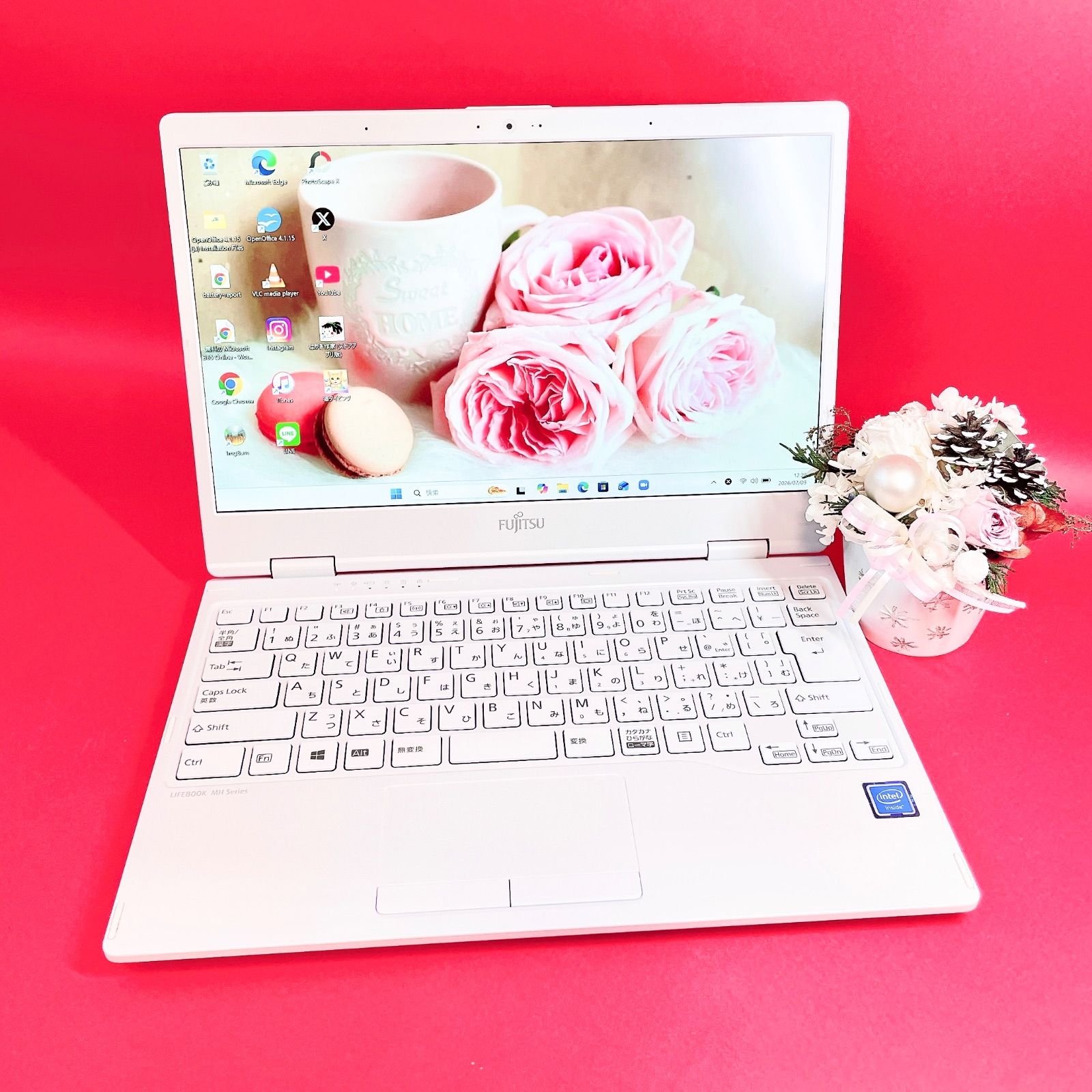 富士通 小型軽量ノートPC 白 Windows11 SSD256GB - メルカリ