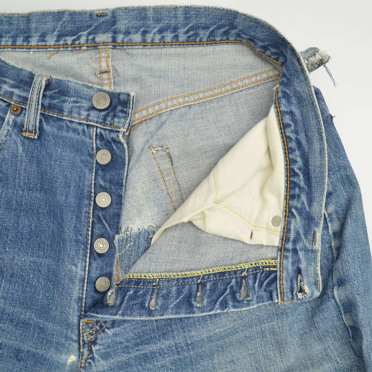 LEVIS】60s~ 501 BIGE Sタイプ Vステッチデニムパンツ - メルカリ